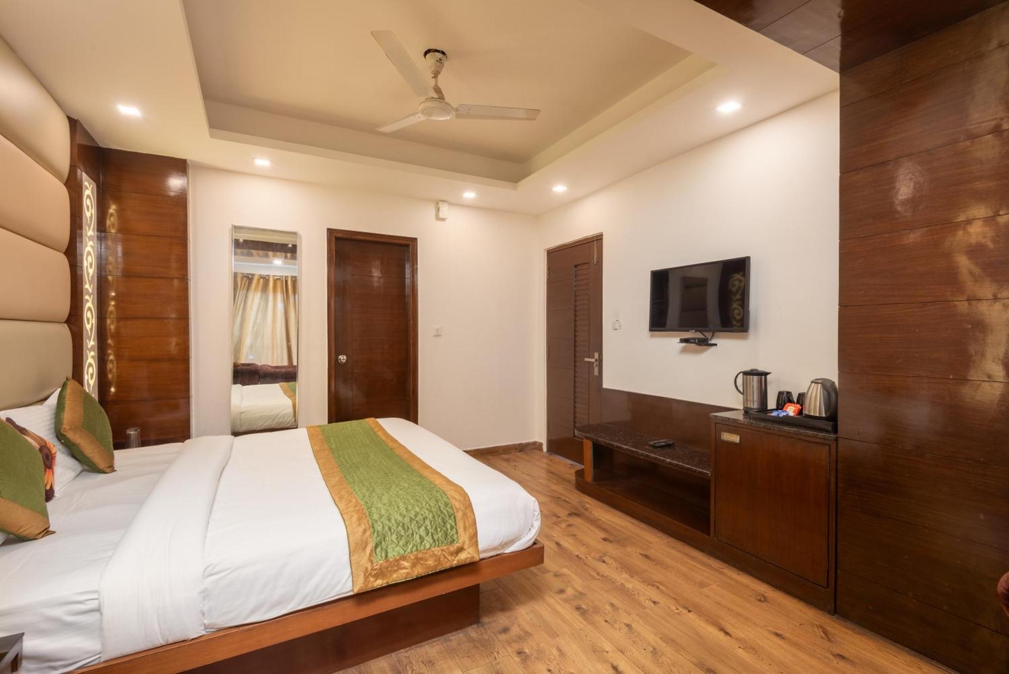 Hotel 30 Degree North Mussoorie Kültér fotó